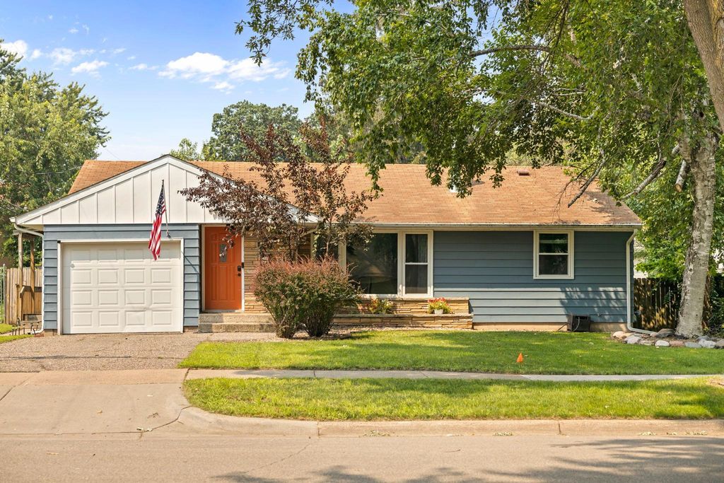 1400 Ramsey Street, Hastings, MN 55033