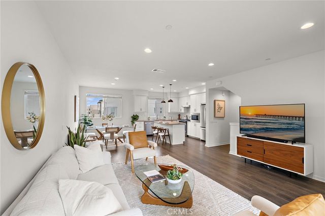 116 Epic, Irvine, CA 92618