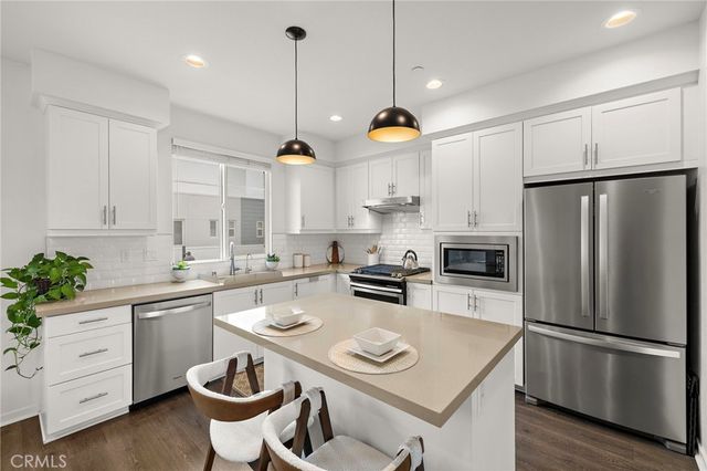 116 Epic, Irvine, CA 92618