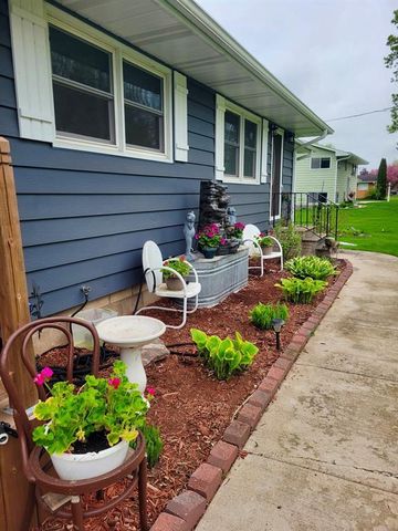 501 W Yellow Street, Cadott, WI 54727