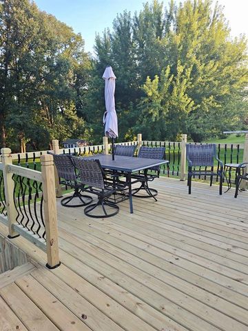 501 W Yellow Street, Cadott, WI 54727