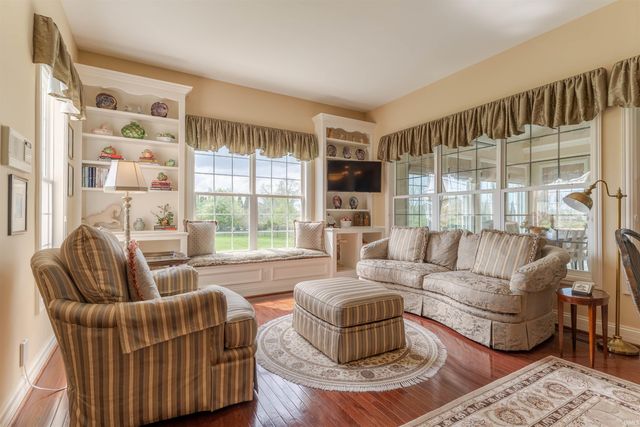5622 Victoria Bluffs Drive, Newburgh, IN 47630