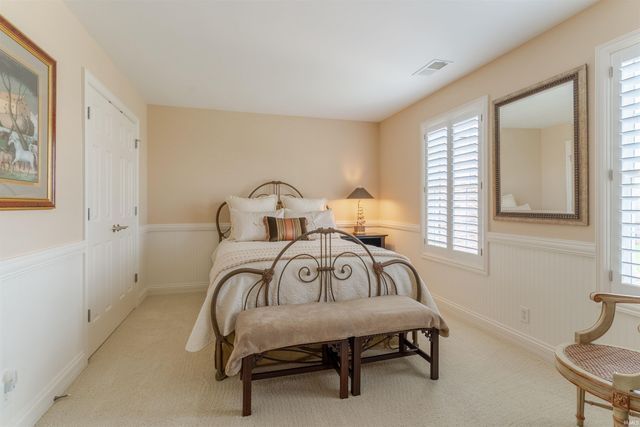 5622 Victoria Bluffs Drive, Newburgh, IN 47630