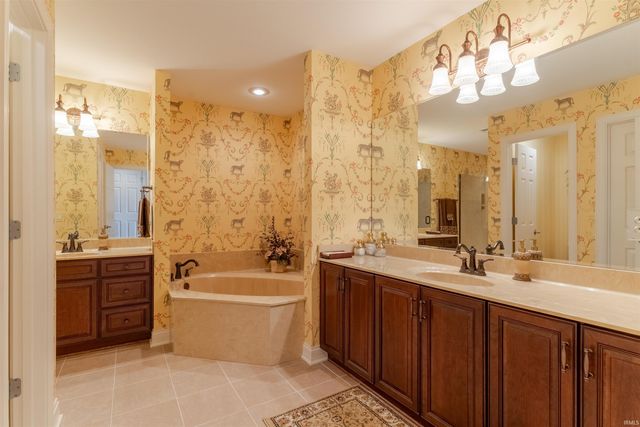 5622 Victoria Bluffs Drive, Newburgh, IN 47630