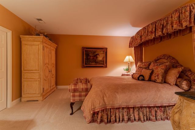 5622 Victoria Bluffs Drive, Newburgh, IN 47630
