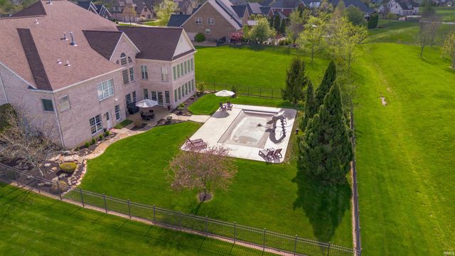 5622 Victoria Bluffs Drive, Newburgh, IN 47630