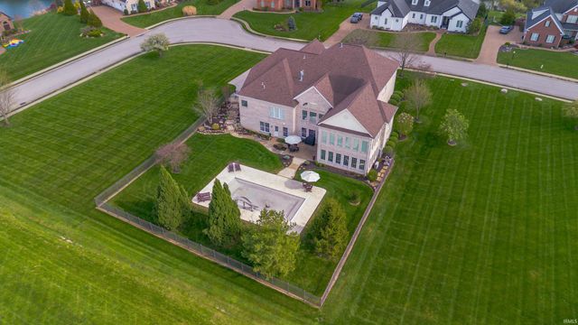 5622 Victoria Bluffs Drive, Newburgh, IN 47630