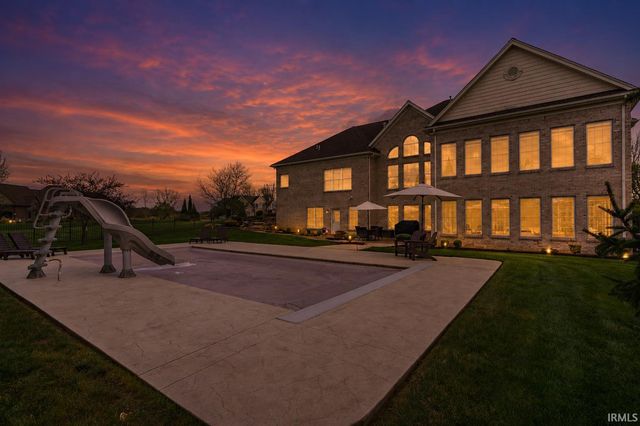 5622 Victoria Bluffs Drive, Newburgh, IN 47630