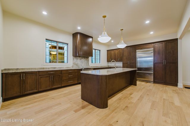 120 S Bayly Ave, Louisville, KY 40206