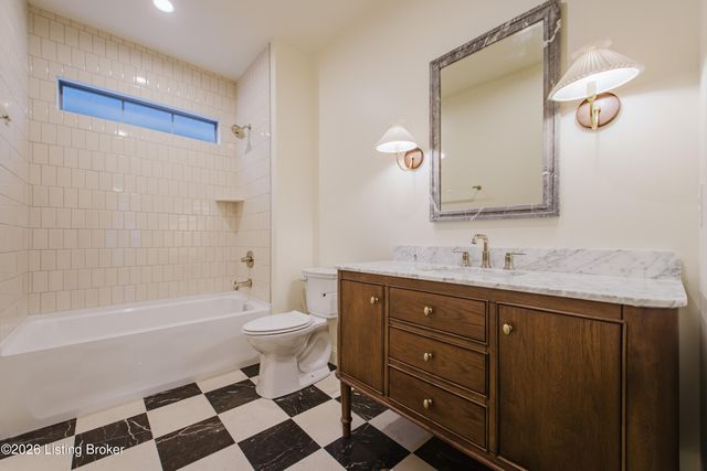 120 S Bayly Ave, Louisville, KY 40206