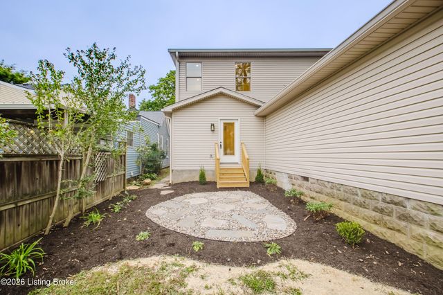 120 S Bayly Ave, Louisville, KY 40206