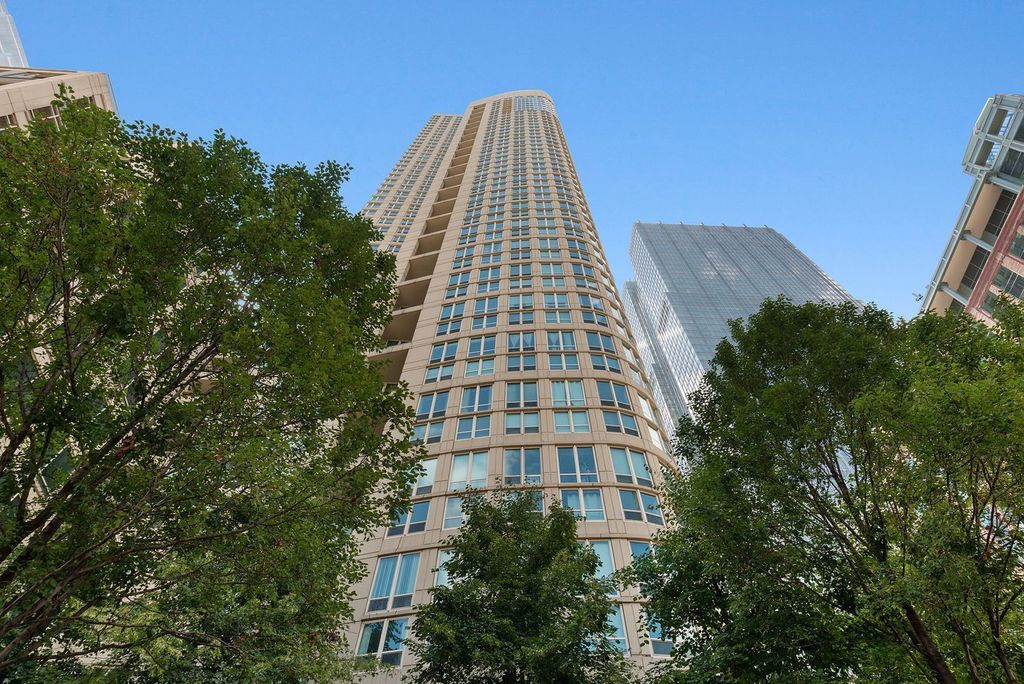 345 N La Salle Street 2804, Chicago, IL 60654