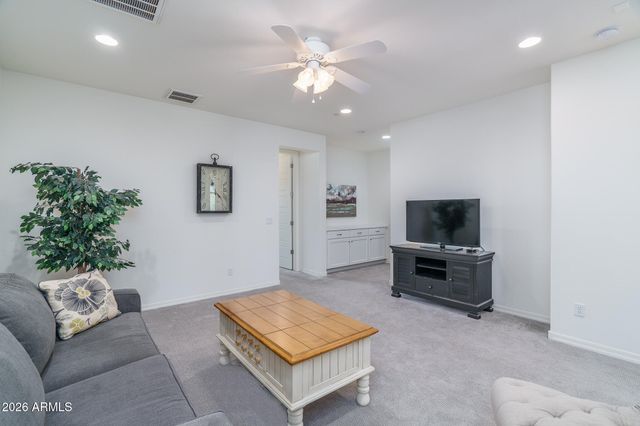 1963 W DESERT HOLLOW Drive, Phoenix, AZ 85085