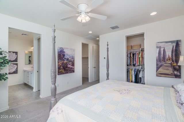 1963 W DESERT HOLLOW Drive, Phoenix, AZ 85085