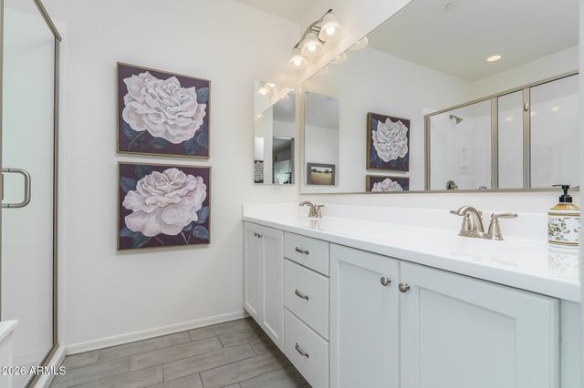 1963 W DESERT HOLLOW Drive, Phoenix, AZ 85085