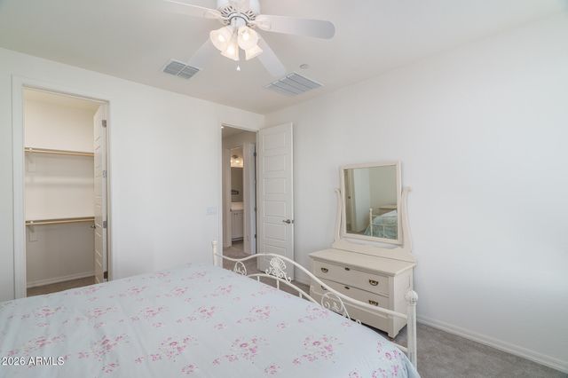 1963 W DESERT HOLLOW Drive, Phoenix, AZ 85085