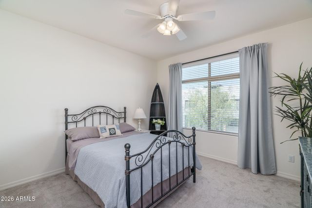 1963 W DESERT HOLLOW Drive, Phoenix, AZ 85085