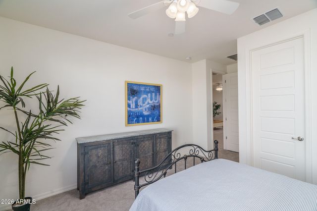 1963 W DESERT HOLLOW Drive, Phoenix, AZ 85085