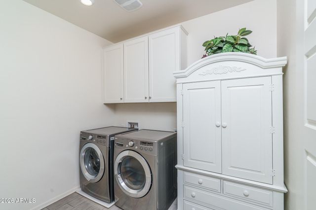 1963 W DESERT HOLLOW Drive, Phoenix, AZ 85085