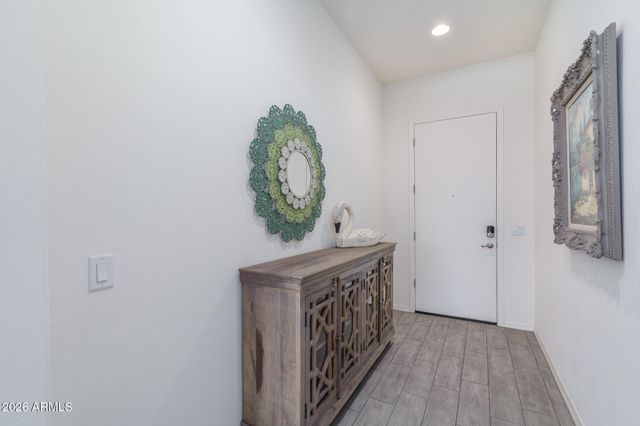 1963 W DESERT HOLLOW Drive, Phoenix, AZ 85085