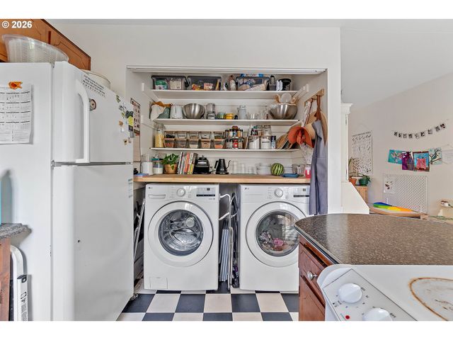 804 Se NEHALEM St, Portland, OR 97202