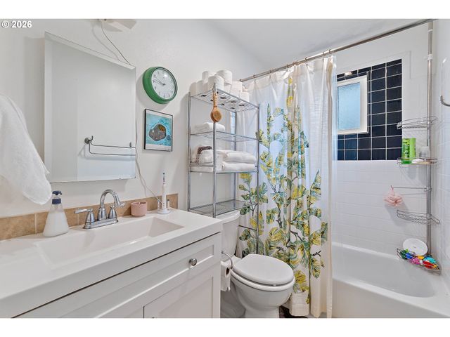 804 Se NEHALEM St, Portland, OR 97202