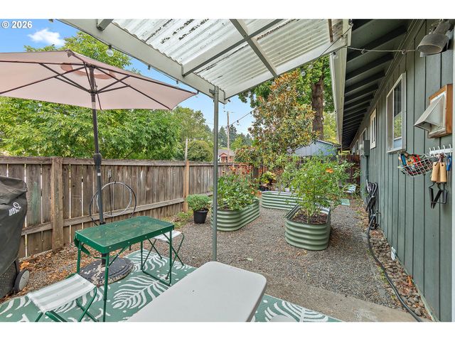 804 Se NEHALEM St, Portland, OR 97202