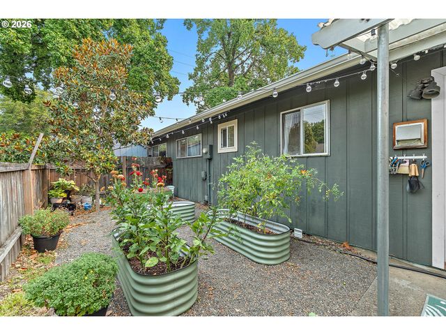 804 Se NEHALEM St, Portland, OR 97202