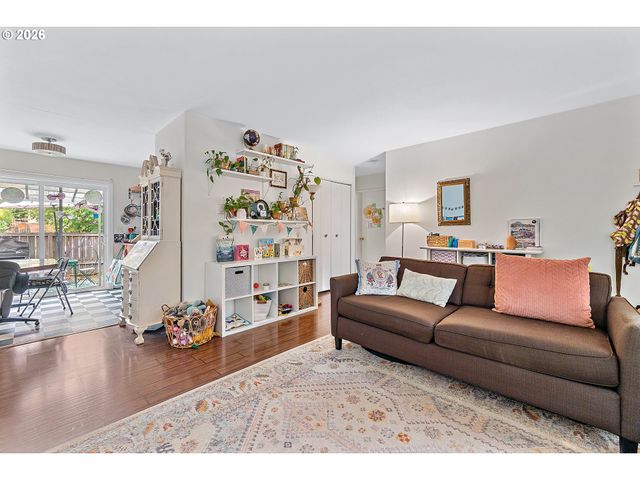 804 Se NEHALEM St, Portland, OR 97202