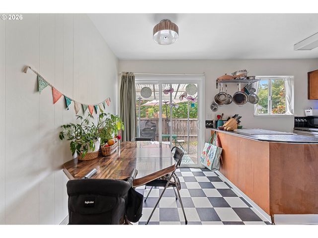 804 Se NEHALEM St, Portland, OR 97202