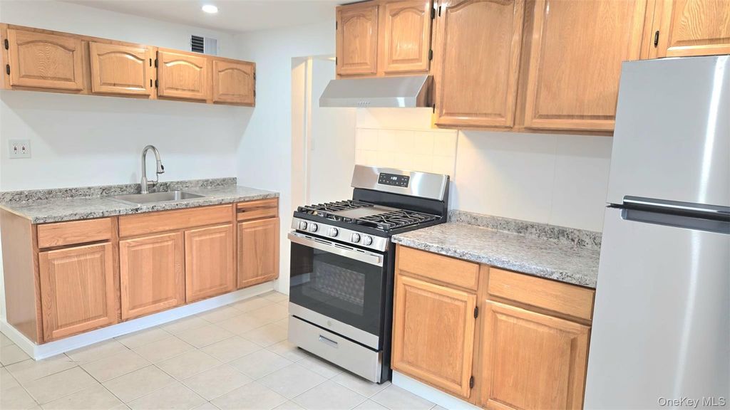 137-22 242nd Street Street, Rosedale, NY 11422