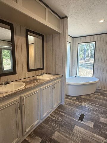 2843 OLD MARKSVILLE Highway, Pineville, LA 71360