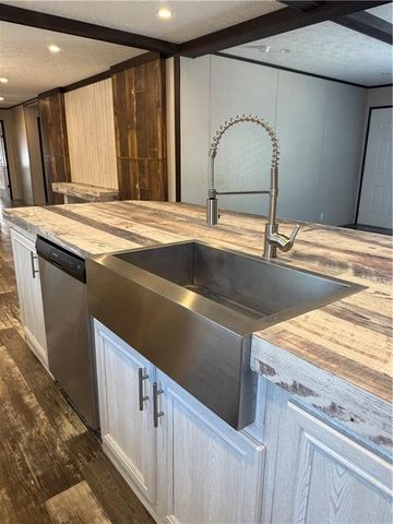 2843 OLD MARKSVILLE Highway, Pineville, LA 71360