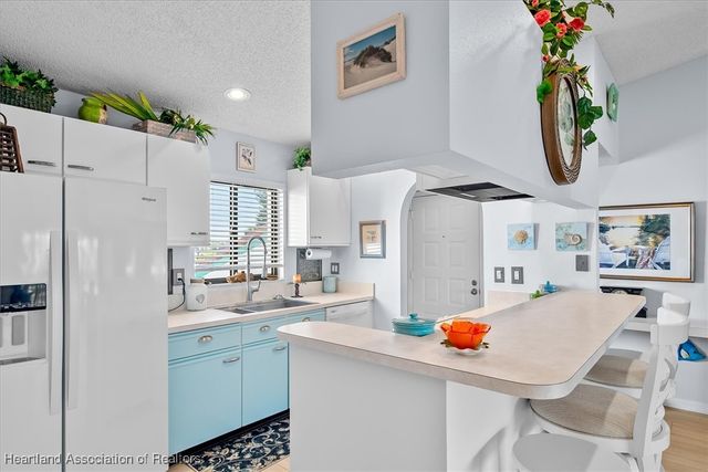 4915 Casablanca Circle H23, Sebring, FL 33870