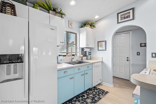 4915 Casablanca Circle H23, Sebring, FL 33870