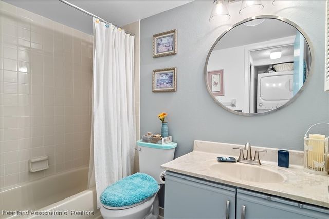 4915 Casablanca Circle H23, Sebring, FL 33870