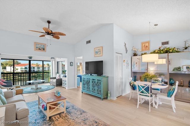 4915 Casablanca Circle H23, Sebring, FL 33870