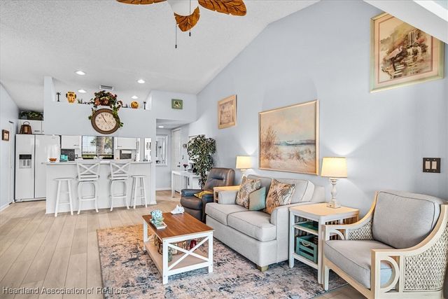 4915 Casablanca Circle H23, Sebring, FL 33870