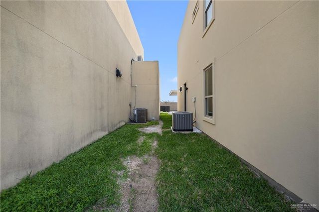 1220 Camellia Avenue, Mcallen, TX 78501