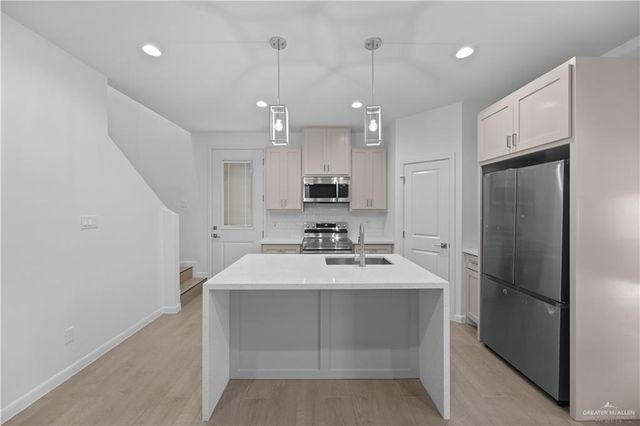 1220 Camellia Avenue, Mcallen, TX 78501