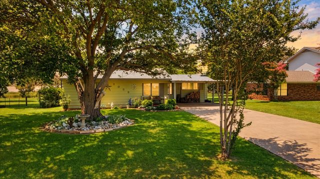 2022 Long Creek Court, Granbury, TX 76049
