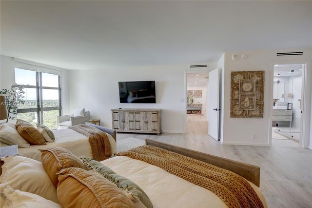 1121 Crandon Boulevard D1201, Key Biscayne, FL 33149