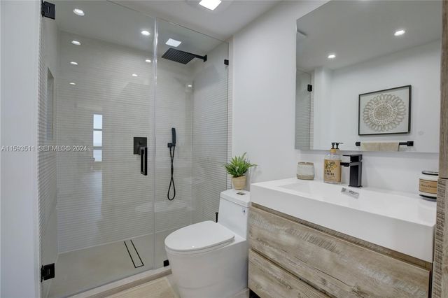 1121 Crandon Boulevard D1201, Key Biscayne, FL 33149