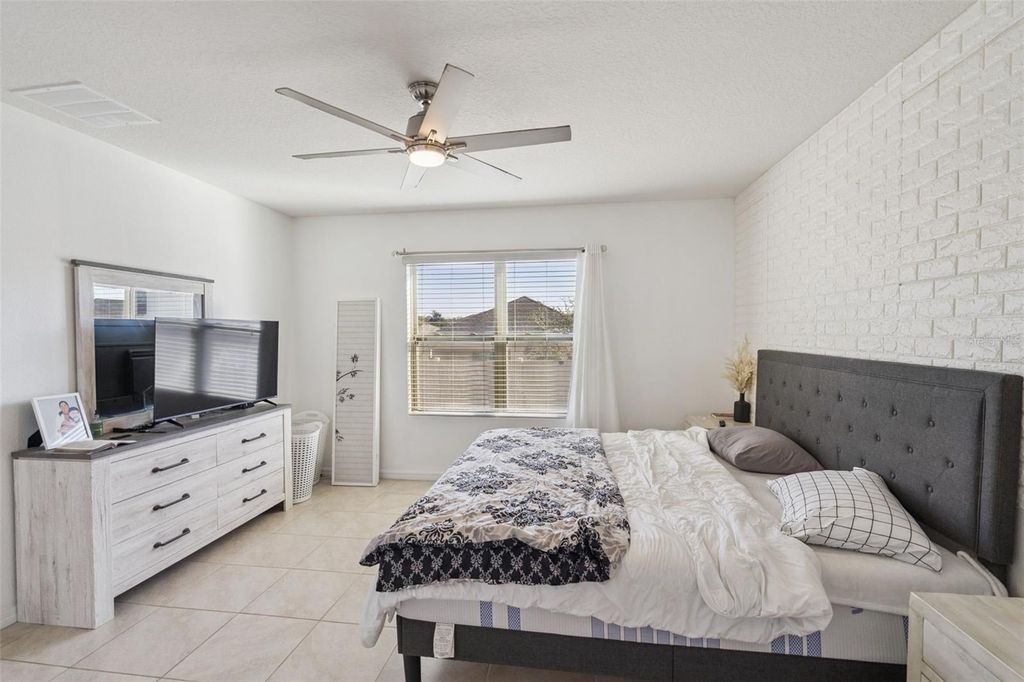 Image 12 of property listing at 3041 TIMBER HAWK CIRCLE, Ocoee, FL 34761