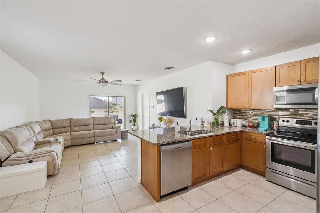 Image 6 of property listing at 3041 TIMBER HAWK CIRCLE, Ocoee, FL 34761