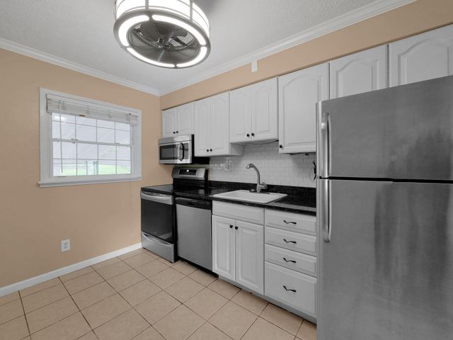 110 Valley Drive, Florence, KY 41042