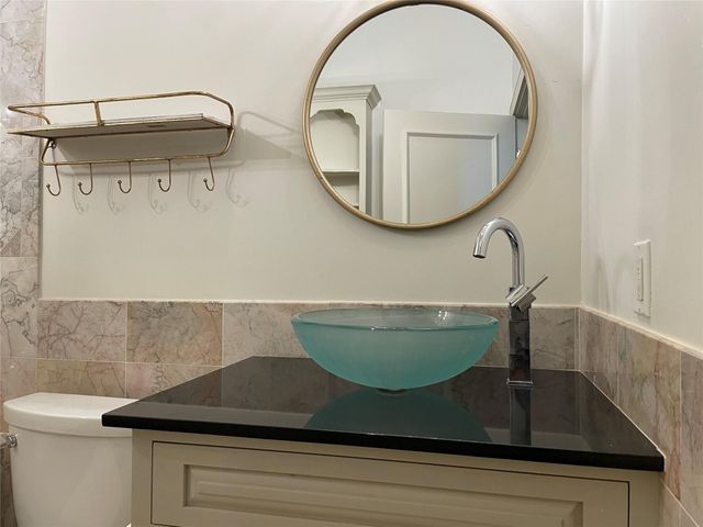 5911 Winsome Lane B, Houston, TX 77057