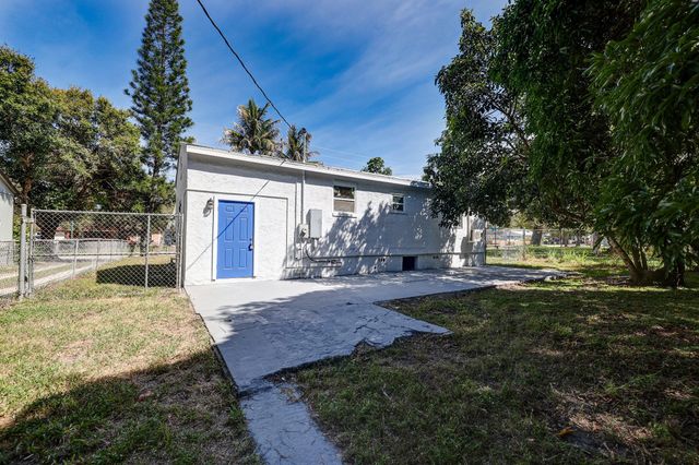 305 N 13th Street, Fort Pierce, FL 34950