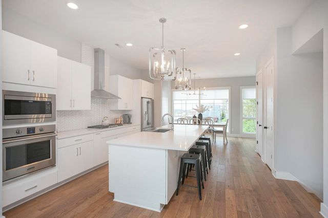 400 36th Ave, N, Nashville, TN 37209