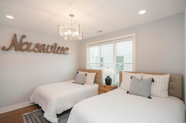 400 36th Ave, N, Nashville, TN 37209